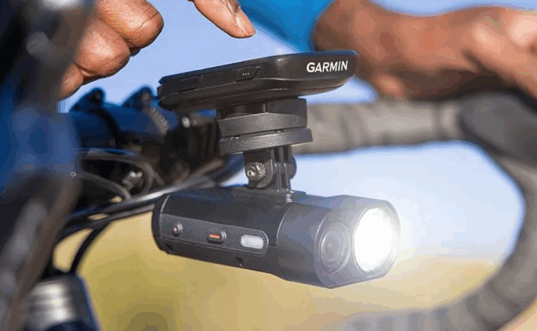 Read more about the article 🔦📷 Garmin Varia VUE – הפנס שמצלם הכל