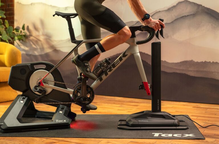 Read more about the article גרמין (טאקס) סוגרת פער נוסף: הכירו את Tacx Alpine – סימולטור השיפועים החדש למשפחת הטריינרים של NEO